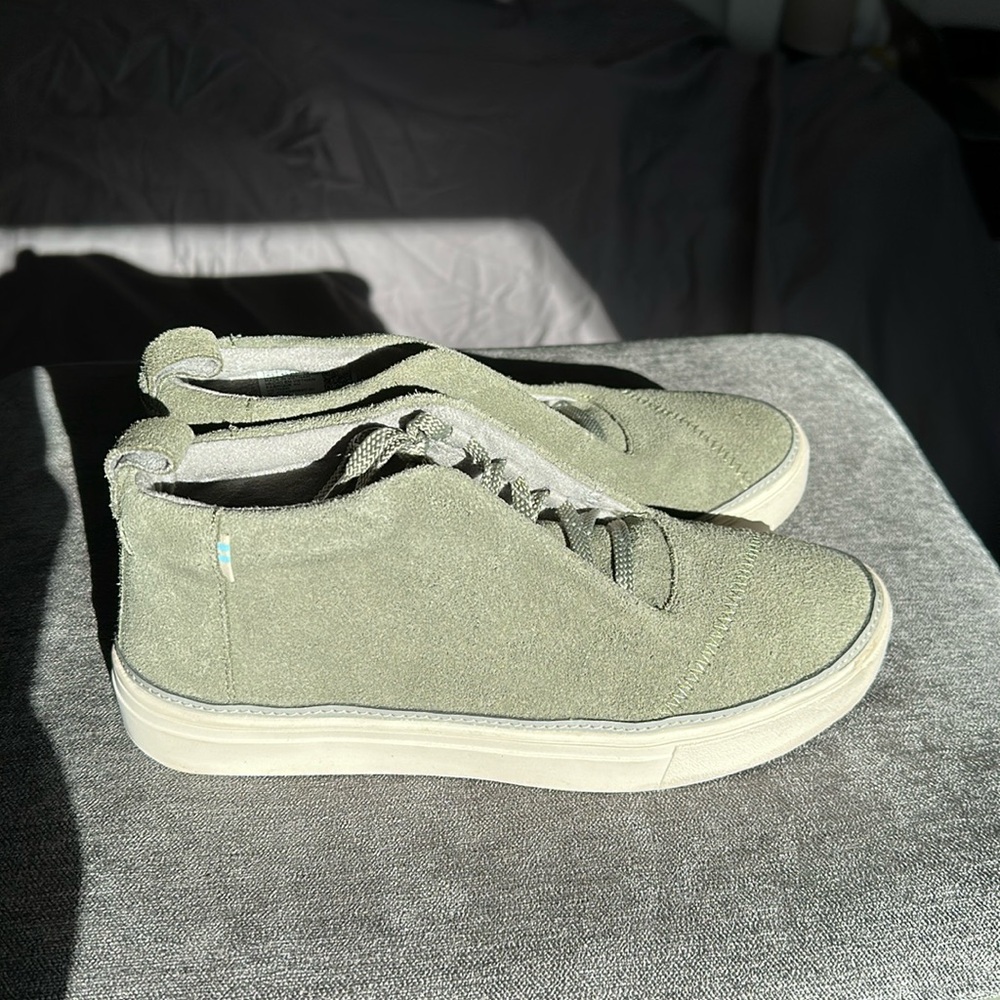 Tom’s Riley Sneakers
